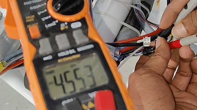 Tattu 4.0 no CAN pins reads around 4Dot5Volts